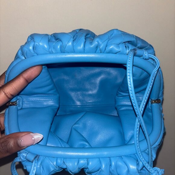 Bottega Veneta Leather Intrecciato The Pouch Mini Shoulder Bag - Excellent state - Picture 2 of 3